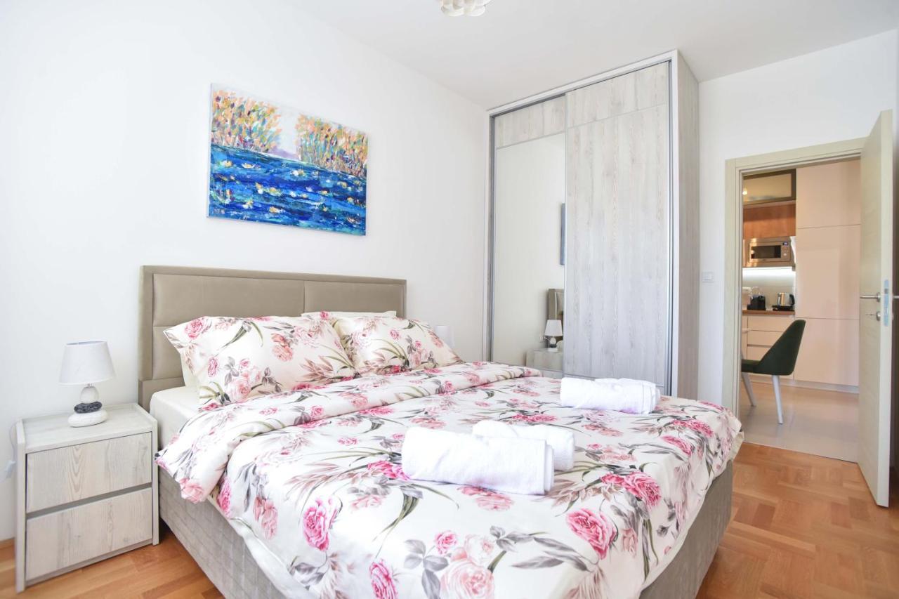 Azure Apartments Budva Buitenkant foto