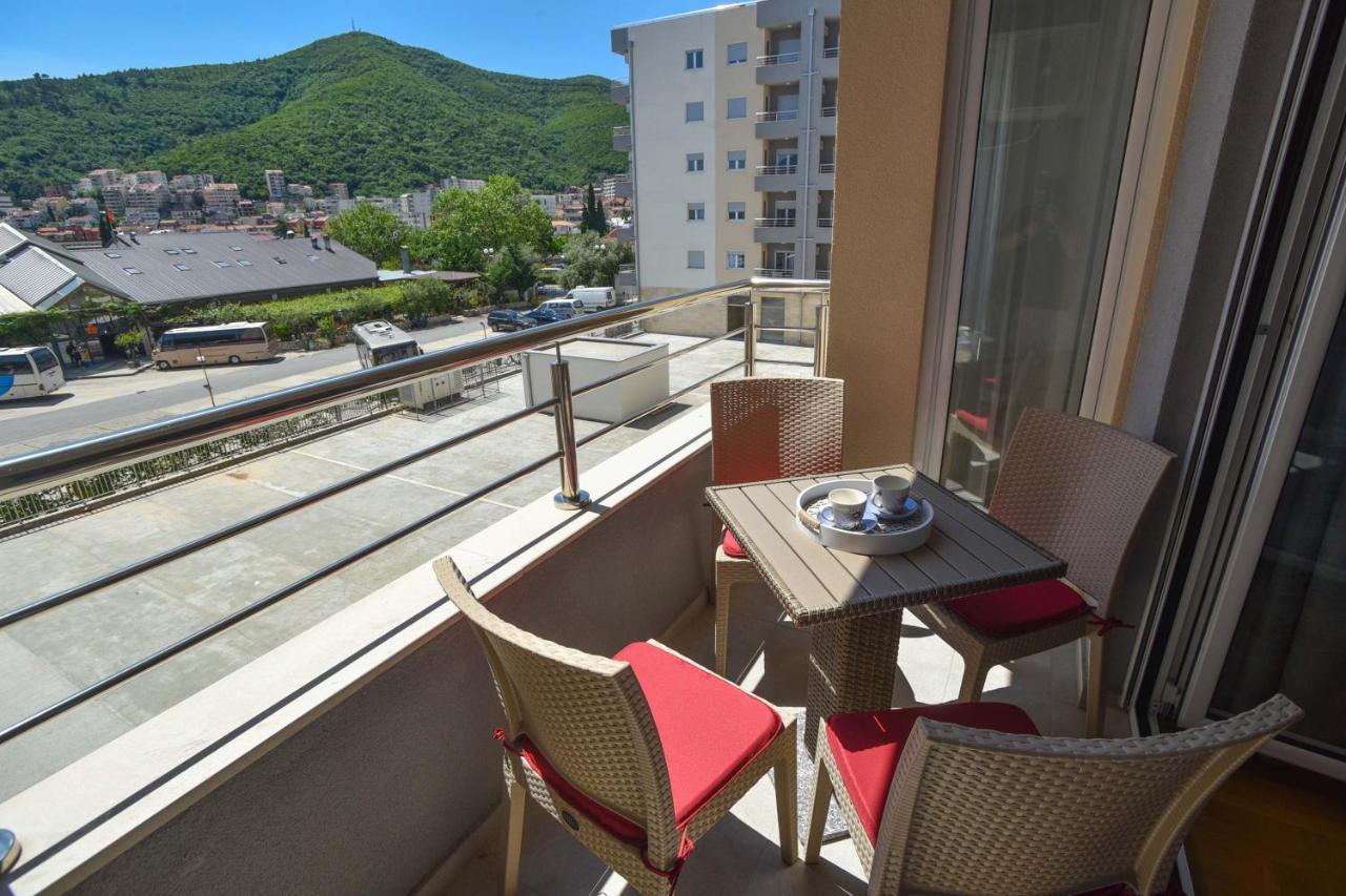 Azure Apartments Budva Buitenkant foto