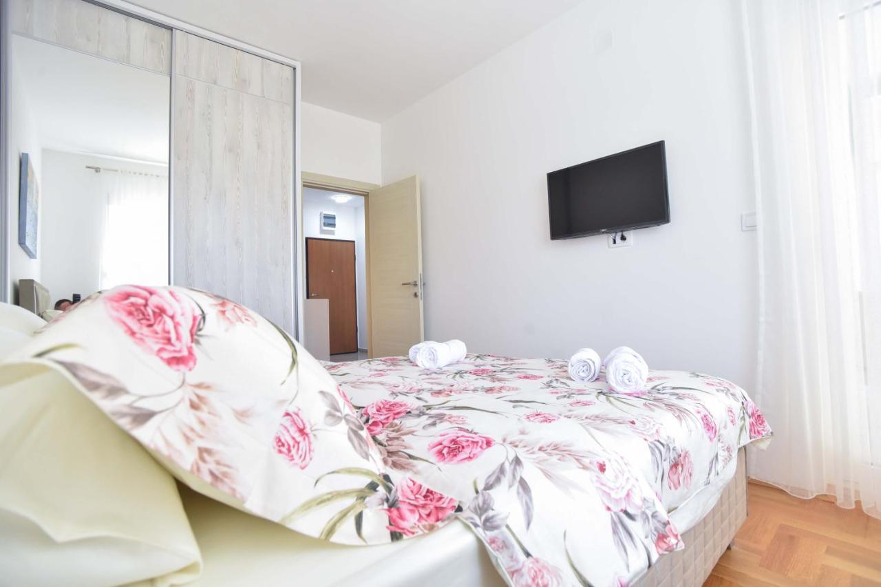 Azure Apartments Budva Buitenkant foto