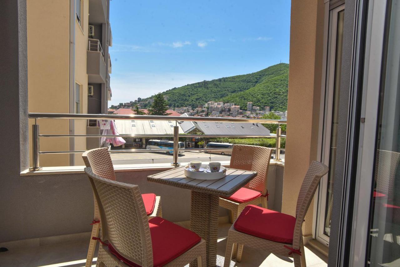 Azure Apartments Budva Buitenkant foto